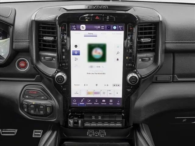 Mittelkonsole des RAM 1500 RHO mit 12-Zoll-Uconnect-5-Touchscreen und Zusatzschaltern