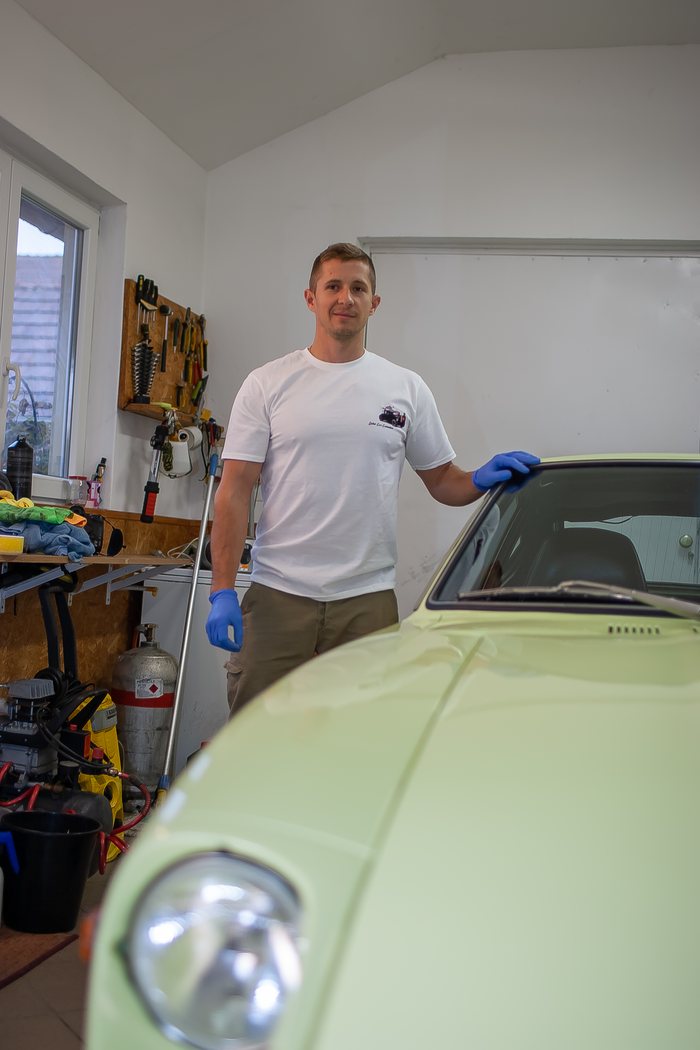 Gloss of the finished Lime Yellow paintwork on a Datsun 240Z