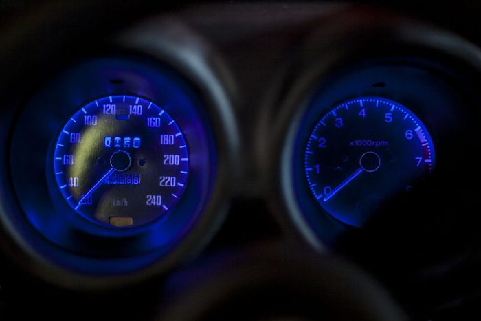 Illuminated speedometer and tachometer in the instrument binnacle of a Datsun 280Z