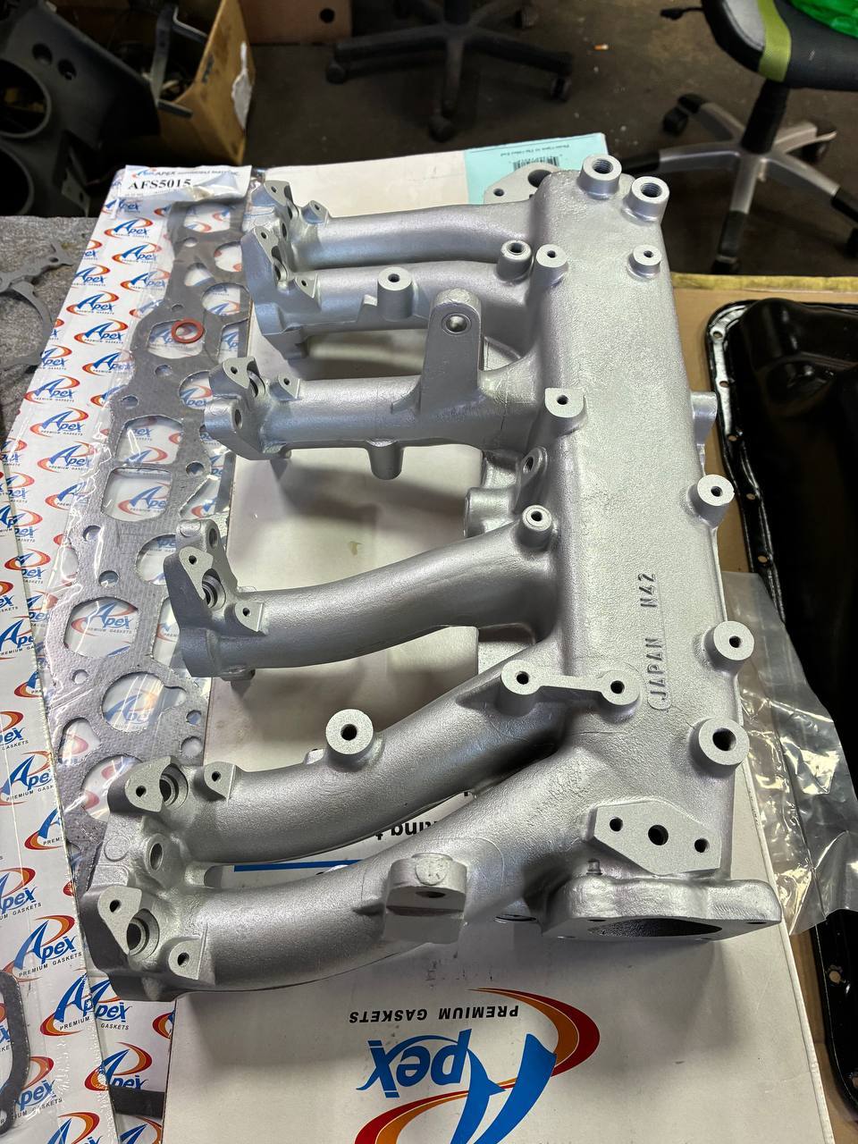 Refinished Datsun N42 intake manifold JAPAN N42 — 240Z L24 engine rebuild