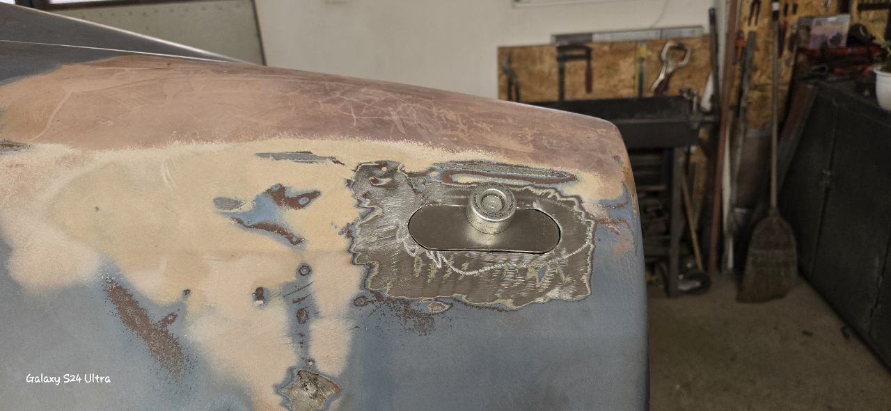 Datsun 260Z wheel arch rust repair — S30 restoration bodywork