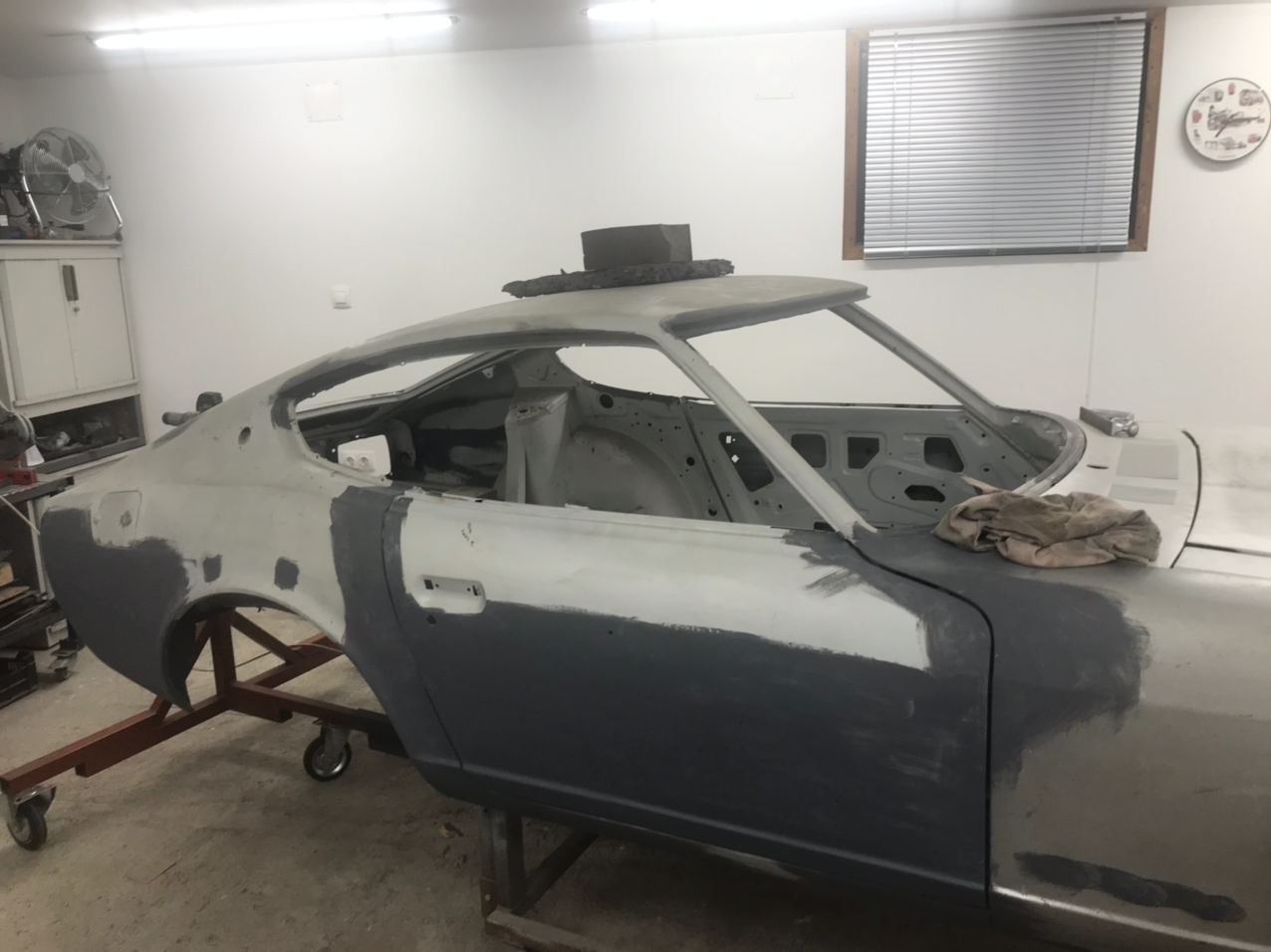 Inner structure of the Datsun 280Z in primer, detail of the bodywork preparation