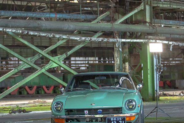 Green Datsun in the factory - 0032