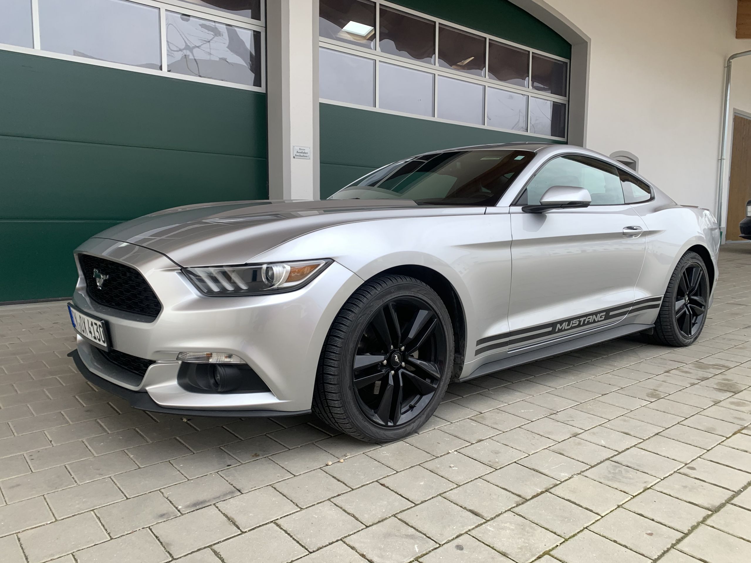 Silber Ford Mustang 2.3l ecoboost zu Verkaufen deutschland