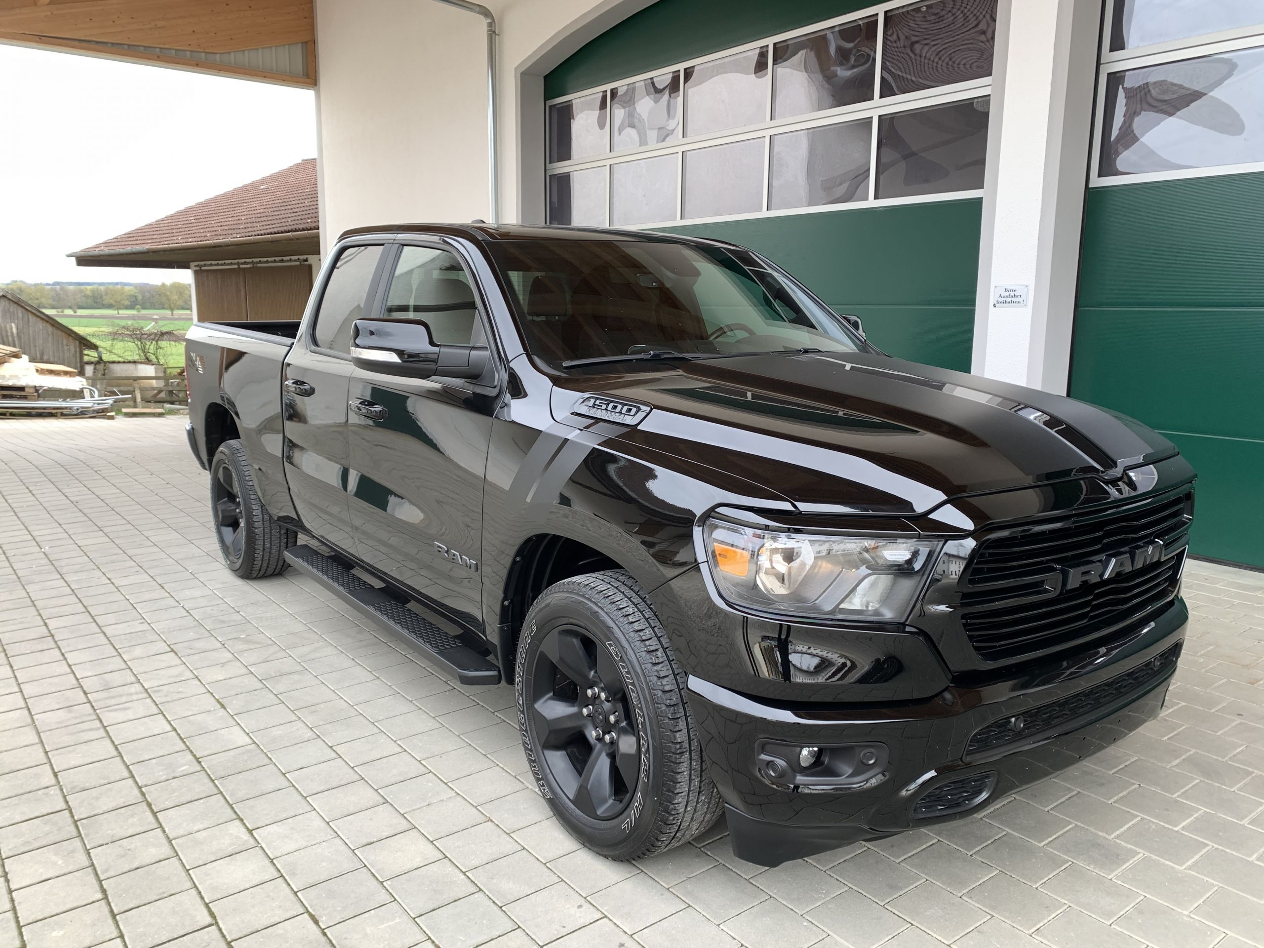 Gebraucht 2019 Schwarzer Dodge Ram 1500 zu Verkaufen Osterreich