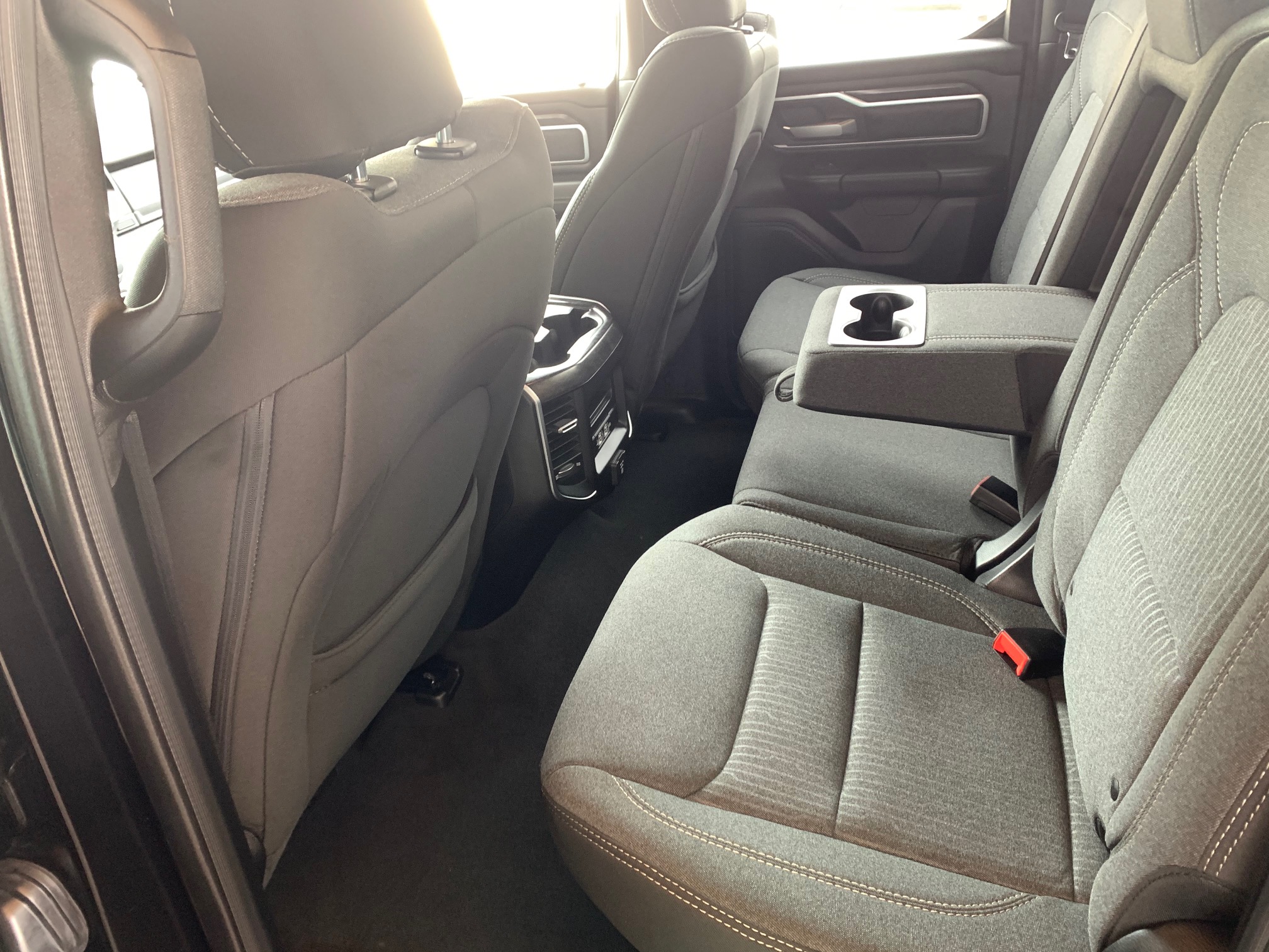 Dodge Ram 1500 SLT mit dem 5,7 Hemi V8 RWD Quad Cab zu Kaufen Osterreich