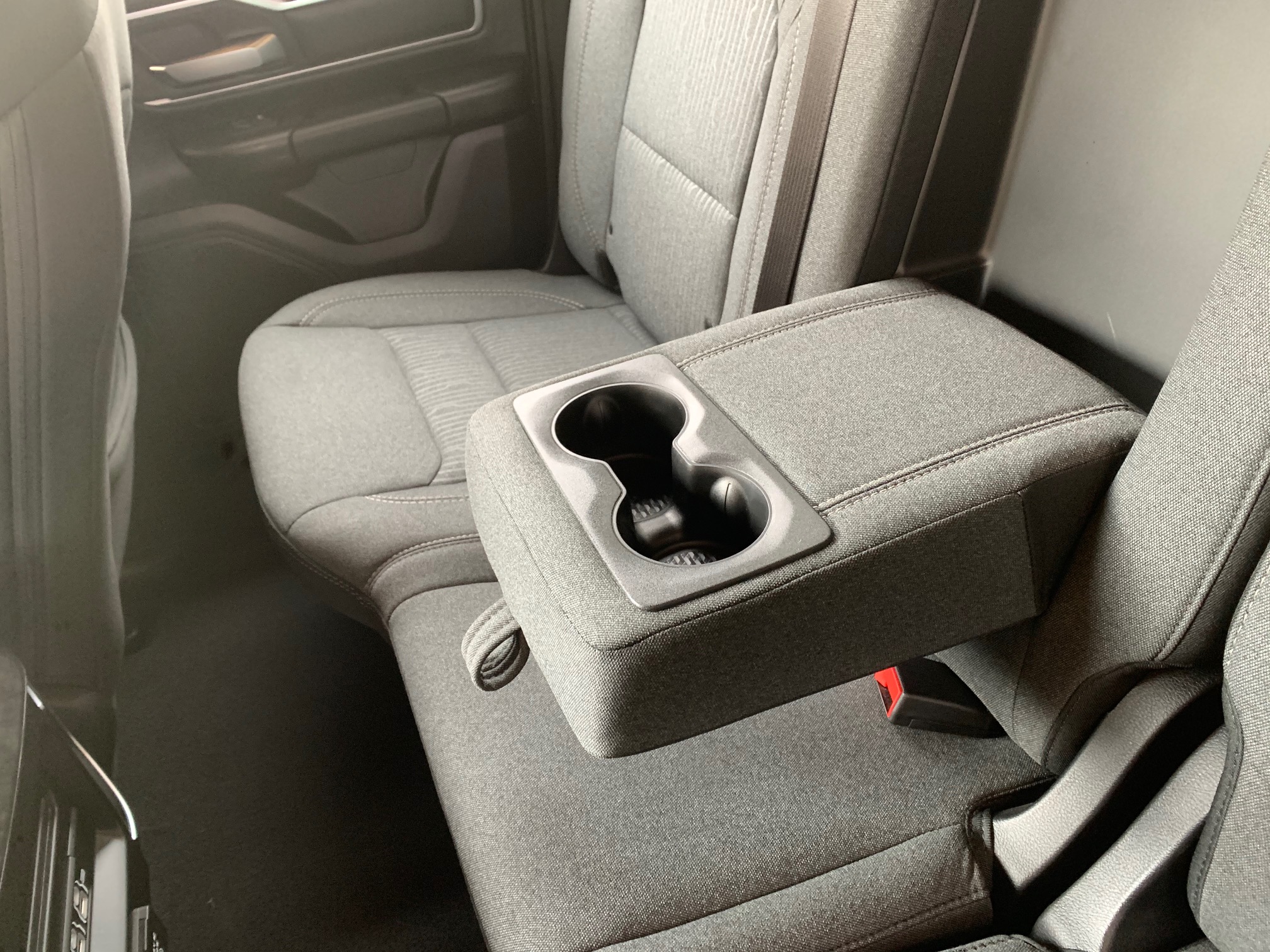 Dodge Ram 1500 SLT mit dem 5,7 Hemi V8 , RWD Quad Cab zu Kaufen Schweiz