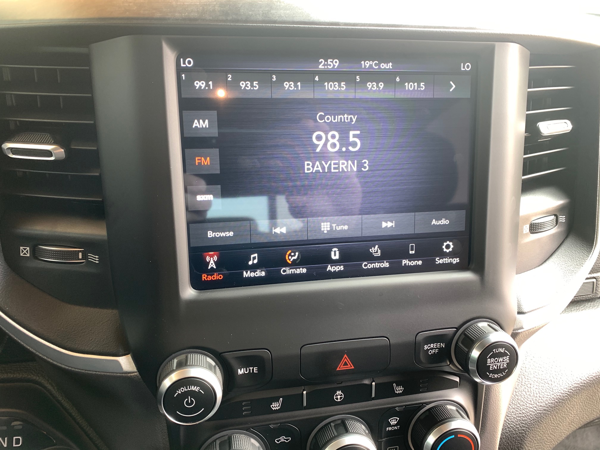 Dodge Ram 1500 SLT mit dem 5,7 Hemi V8 RWD Quad Cab zu Kaufen