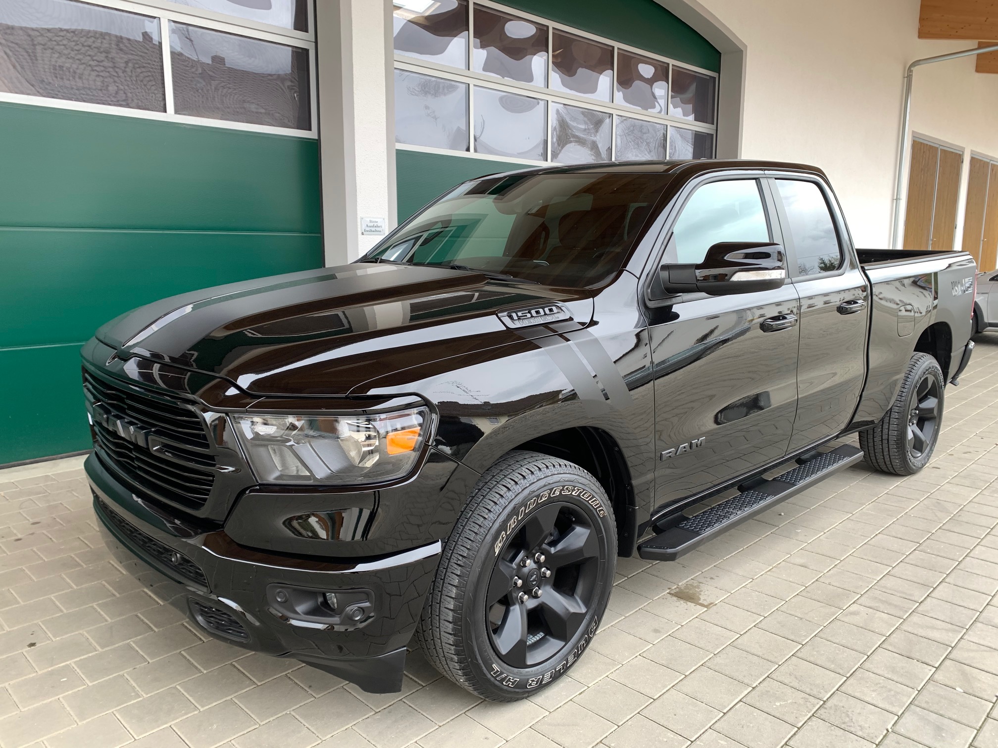 Dodge Ram 1500 BIG HORN Quad Cab zu Verkaufen Schweiz