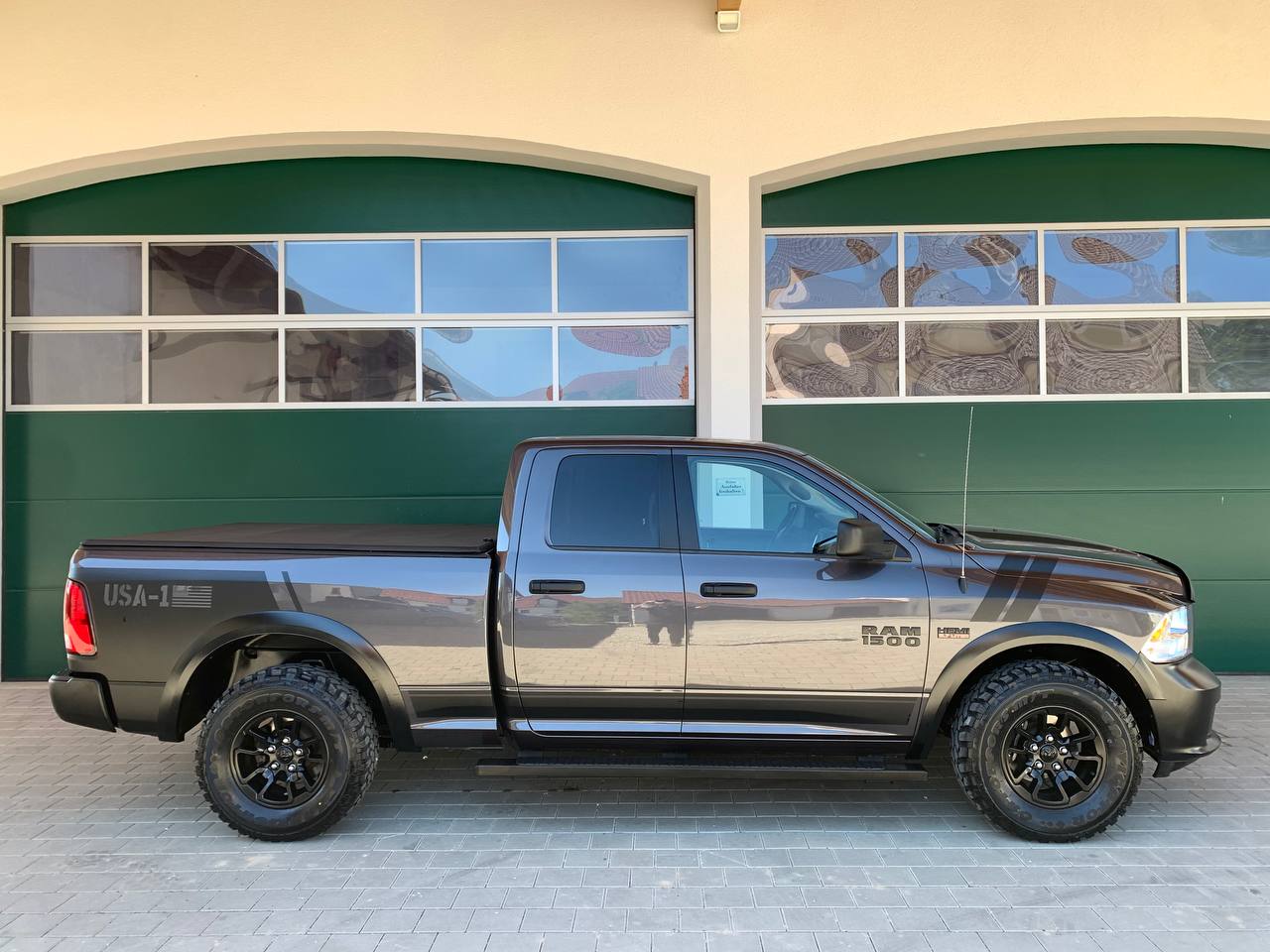 2017 Ram 1500 Quad Cab zu verkaufen Mobile.de
