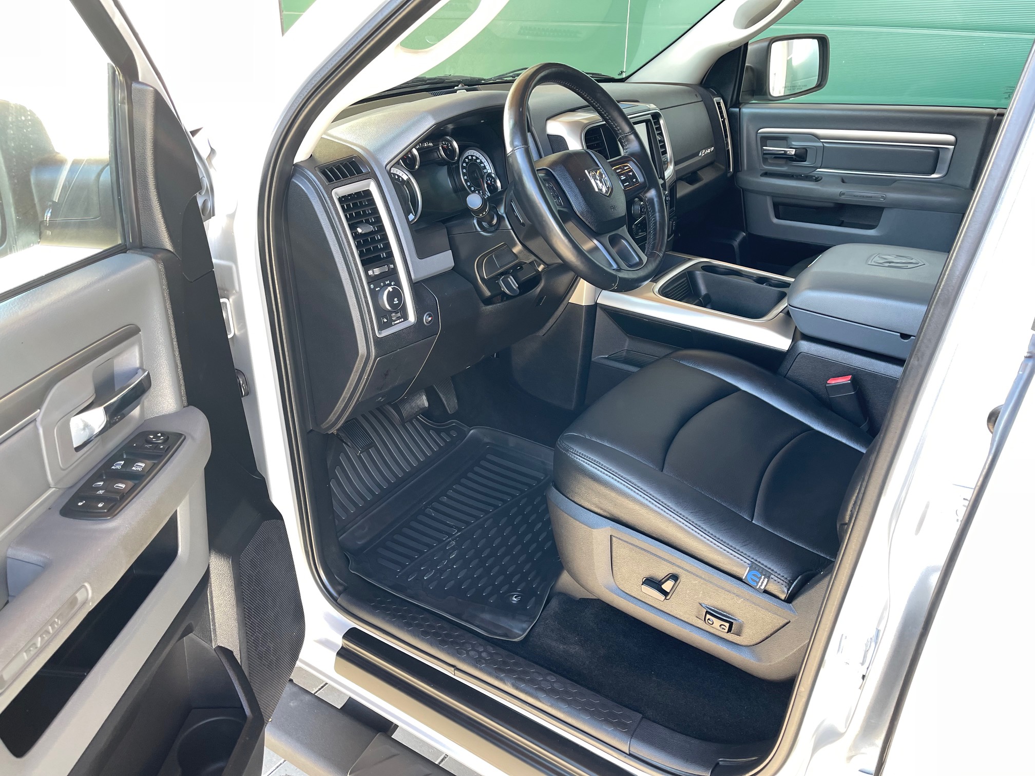 2016 Dodge Dodge Ram 1500 Classic V6 flex Fuel zu verkaufen Schweiz