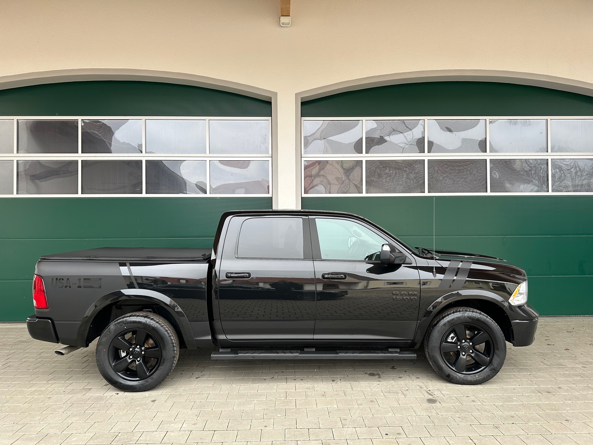 2016 Dodge Ram 1500 Quad Cab 6 sitze 3.6 Crew Cab Allrad for sale