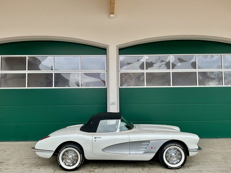 Corvette C1 Cabrio MYYTY Suomess