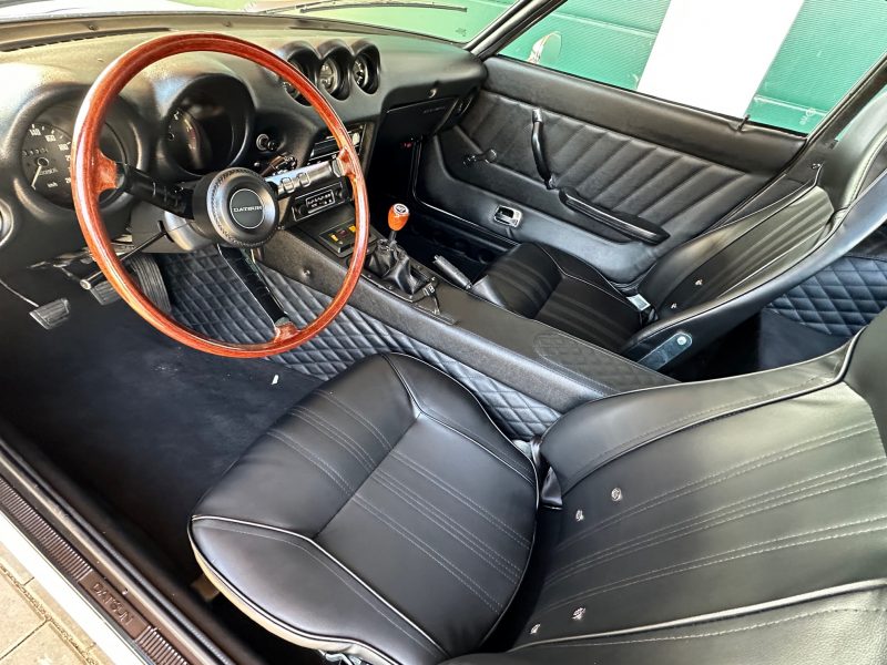 1972 Nissan Fairlady 240z mobile