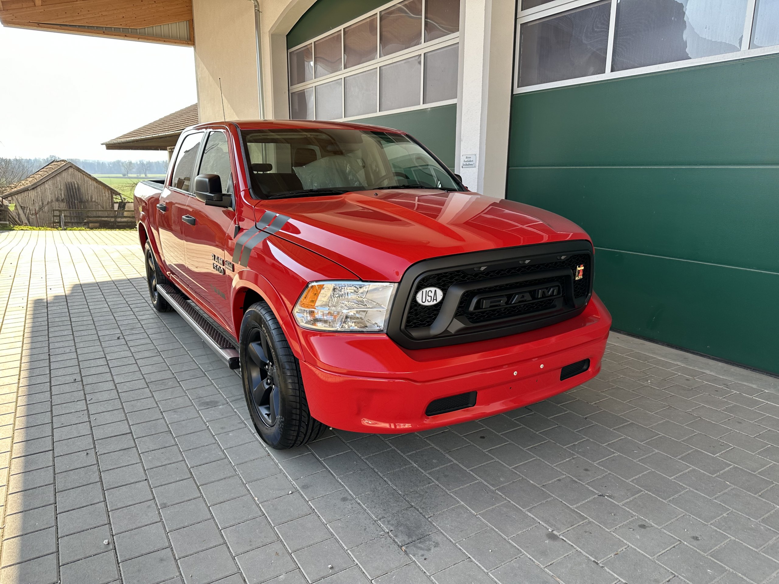Dodge Ram 1500 Gen 4 usada de 2017 à venda na Europa