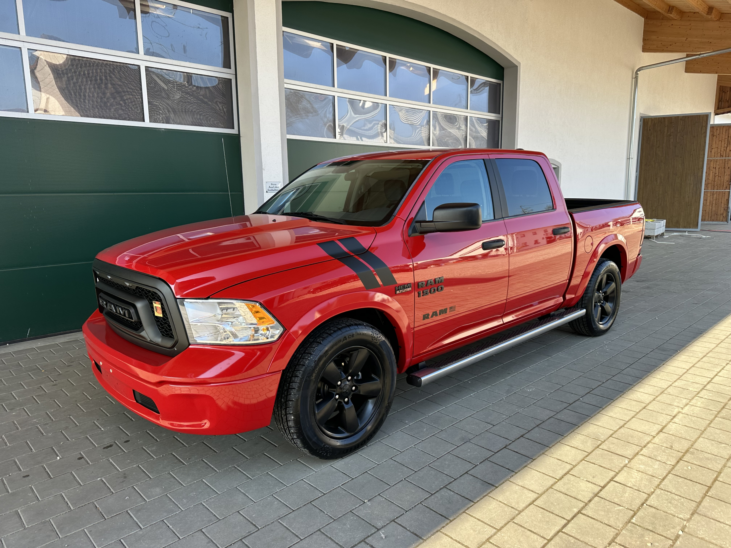 Brukt 2017 Gen 4 Dodge Ram 1500 til salgs i Europa