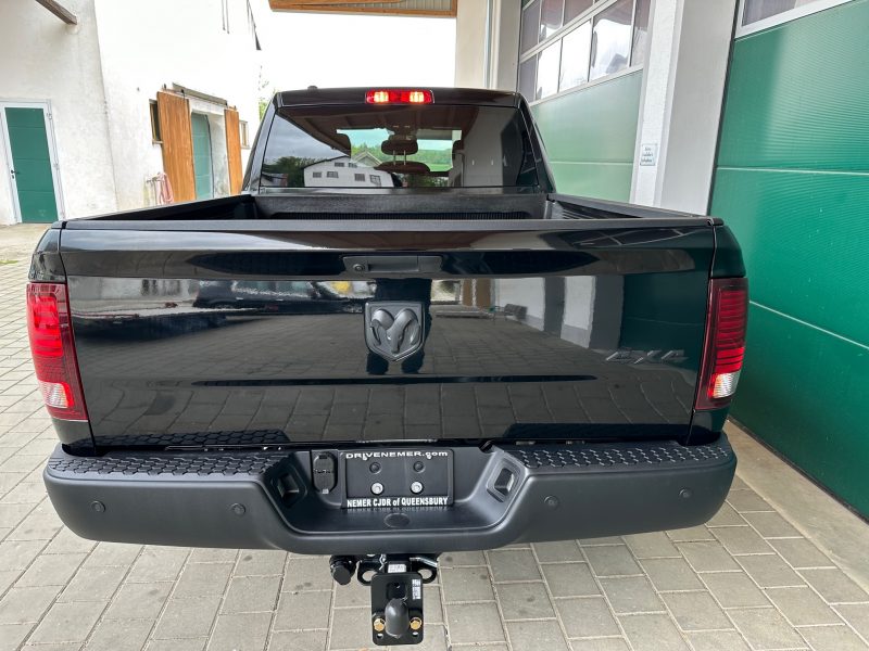 2017 Dodge Ram 1500 Crew Cab zu verkaufen (2) 2017 Dodge Ram 1500 Crew Cab zu verkaufen (2)