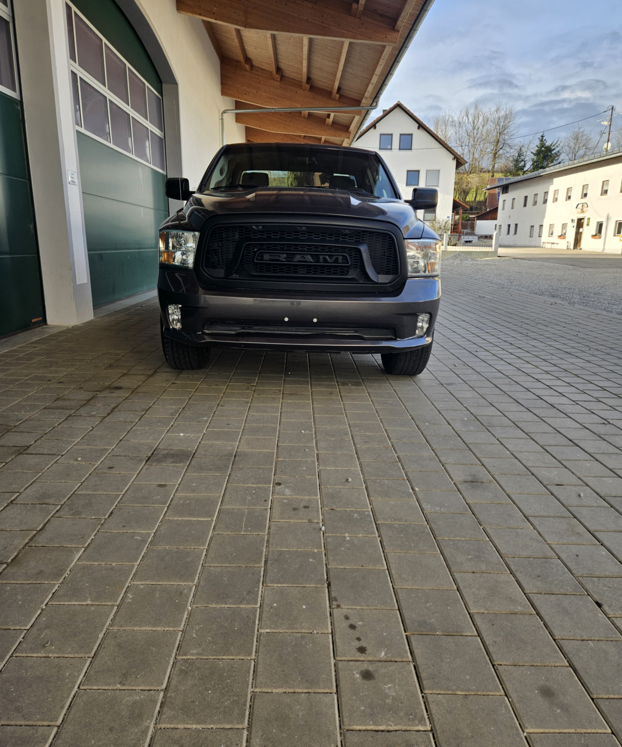 2015 Dodge Ram 1500 Grau zu verkaufen Duisburg