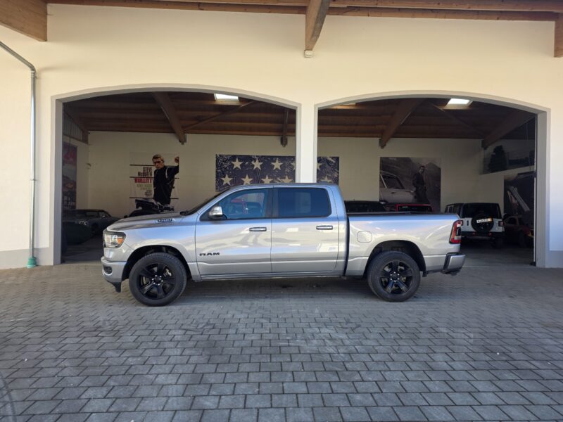 2021 Dodge Ram Bighorn Hemi till salu Stockholm