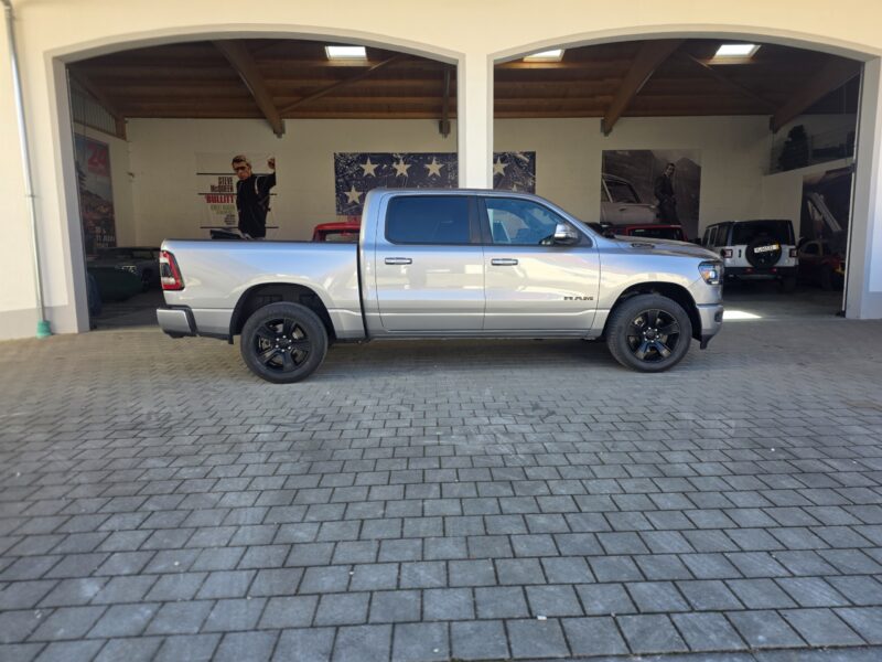 2021 Dodge Ram Bighorn Hemi zu verkaufen Düsseldorf