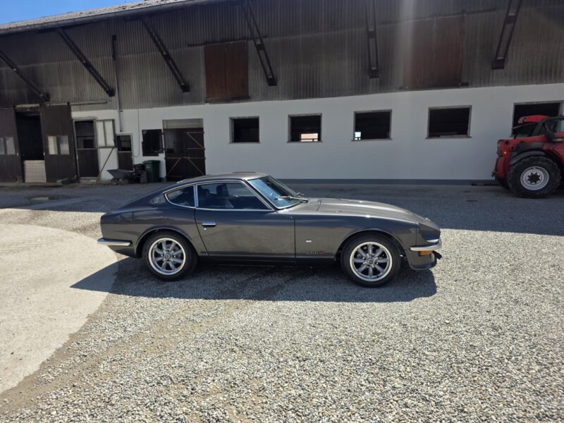 1973-datsun-240z-hatch-open.jpg 1973 datsun 240z hatch open
