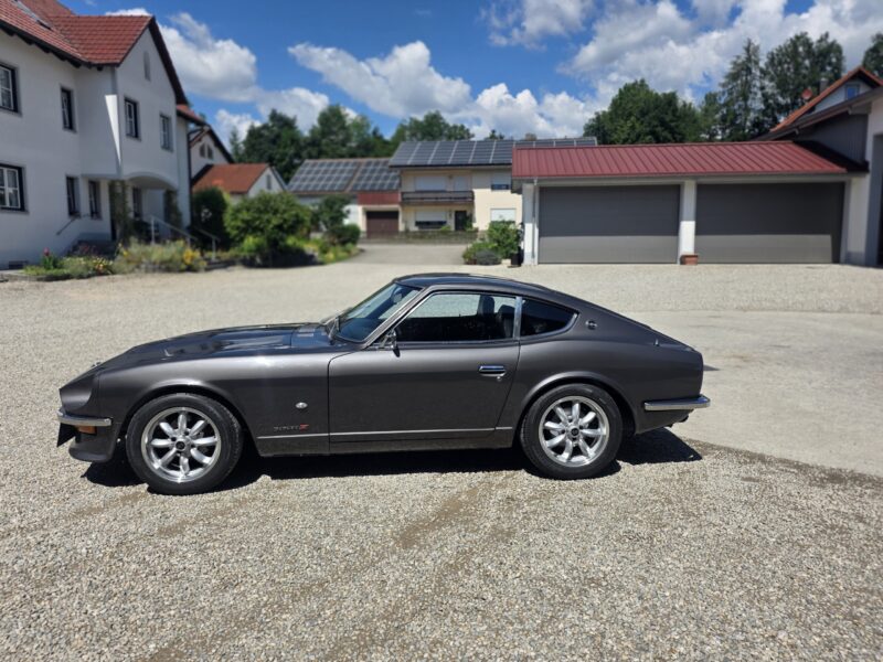 1973-datsun-240z-restored-paintwork.jpg 1973 datsun 240z restored paintwork