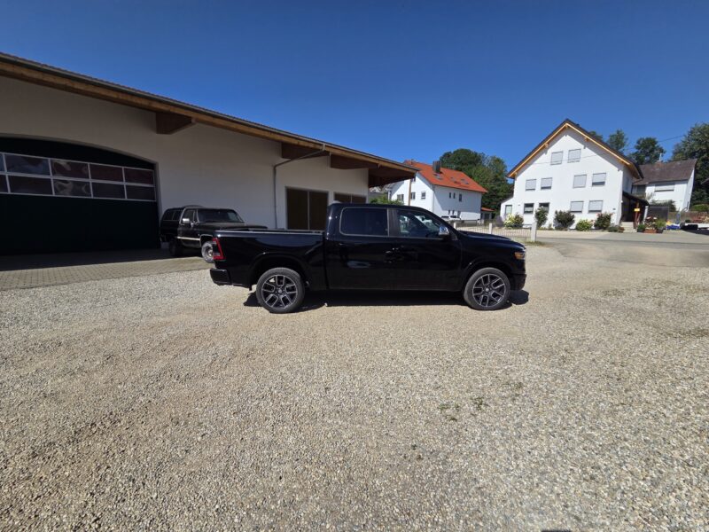 dodge-ram-1500-limited-gen5-schwarz-31-innenraum-mittelkonsole