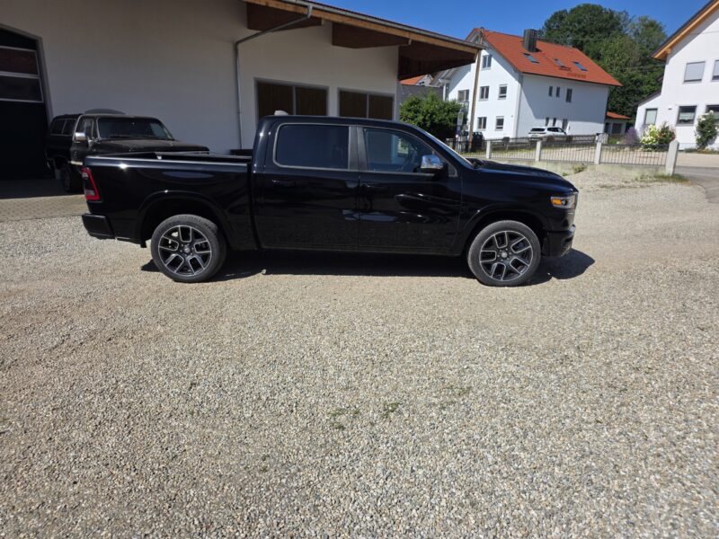 dodge-ram-1500-limited-gen5-schwarz-33-innenraum-ruecksitze