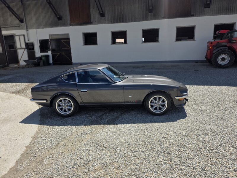 datsun-240z-fairlady-fender-emblem.jpg datsun 240z fairlady fender emblem