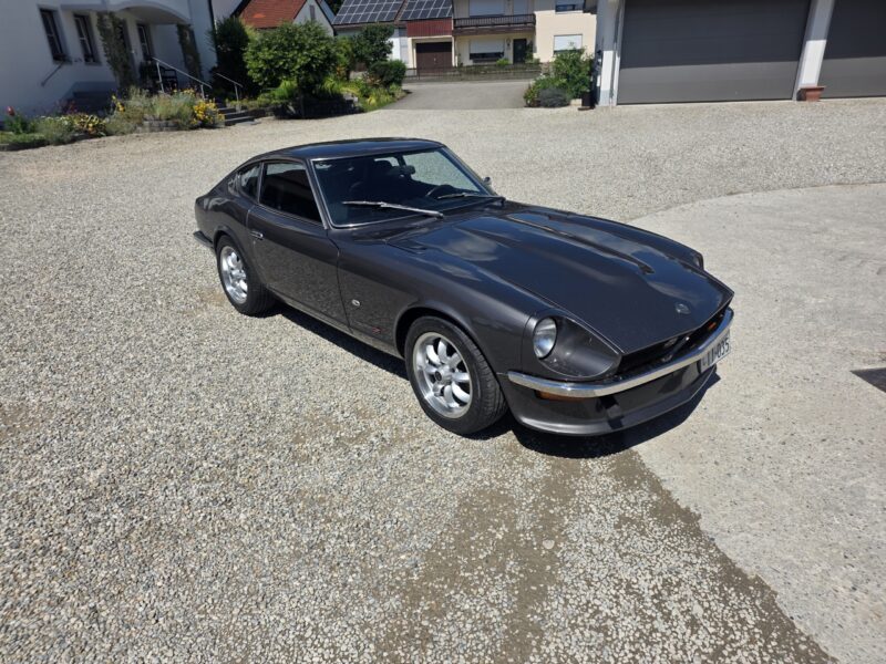 datsun-240z-passenger-side-view.jpg datsun 240z passenger side view
