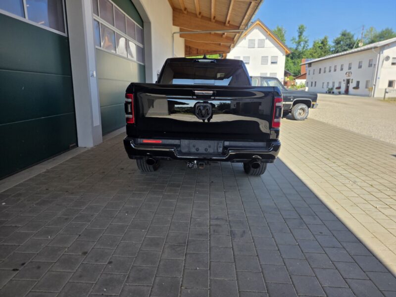 dodge Ram 1500 Gen 5 2022 Limited Black pickup truck rear tailgate profile image