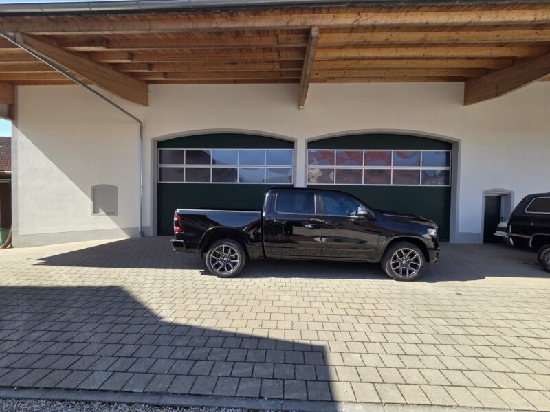 dodge-ram-1500-limited-gen5-schwarz-10-heck-heckklappe-nahaufnahme