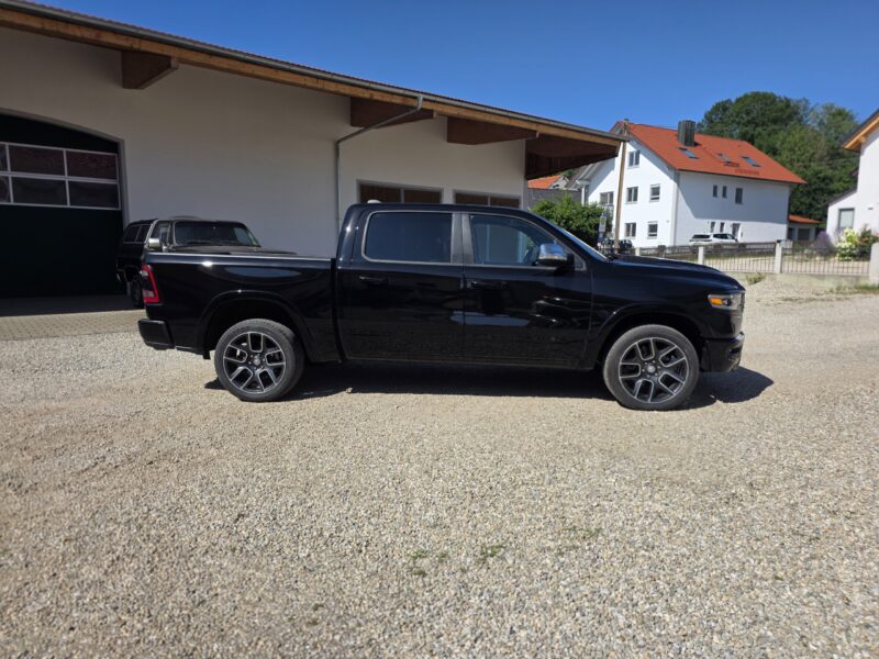 dodge-ram-1500-limited-gen5-schwarz-28-innenraum-vordersitze