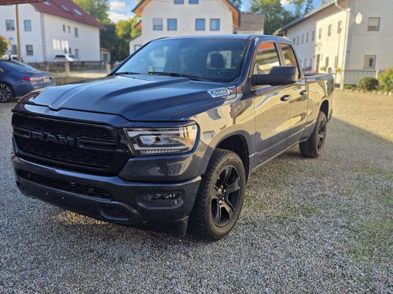 ram-1500-big-horn-2021-4x4-quad-cab-vorne-links-13 RAM 1500 Big Horn 2021 Quad Cab 4x4 vorne links mit LED-Scheinwerfern und Nebelscheinwerfern