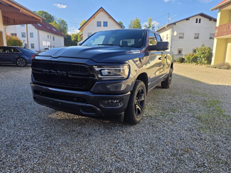 ram-1500-big-horn-2021-4x4-quad-cab-vorne-links-14 RAM 1500 Big Horn 2021 Quad Cab 4x4 US-Import Frontansicht schräg links